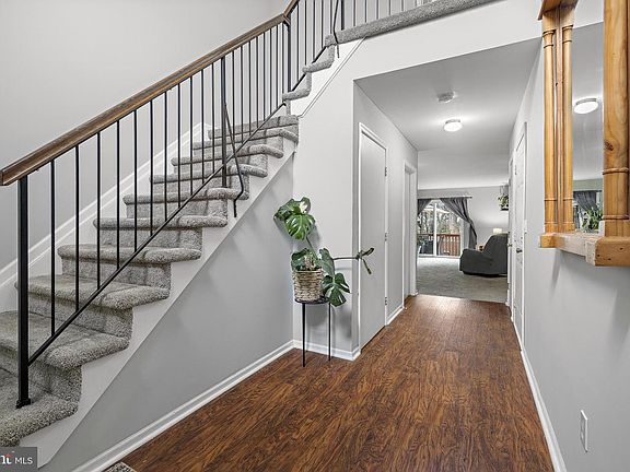 3rd image of 87 Vincent Ct