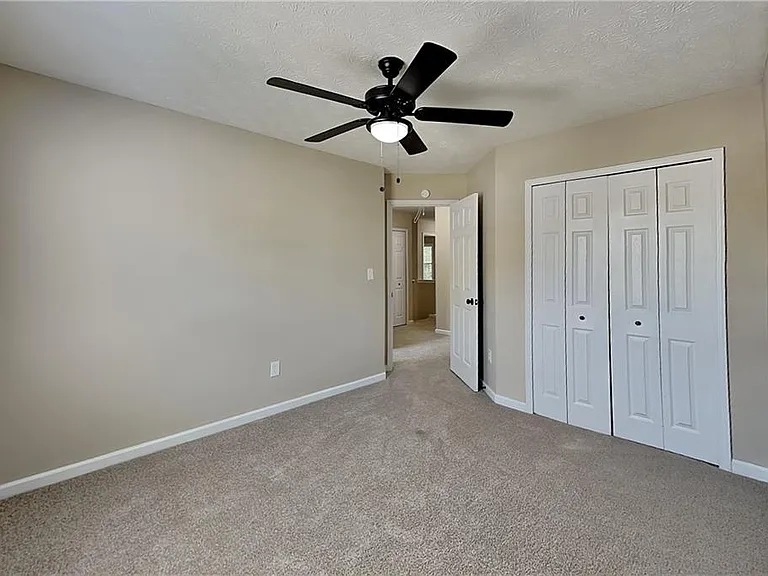 1045 Winthrope Chase Dr — Photo 10