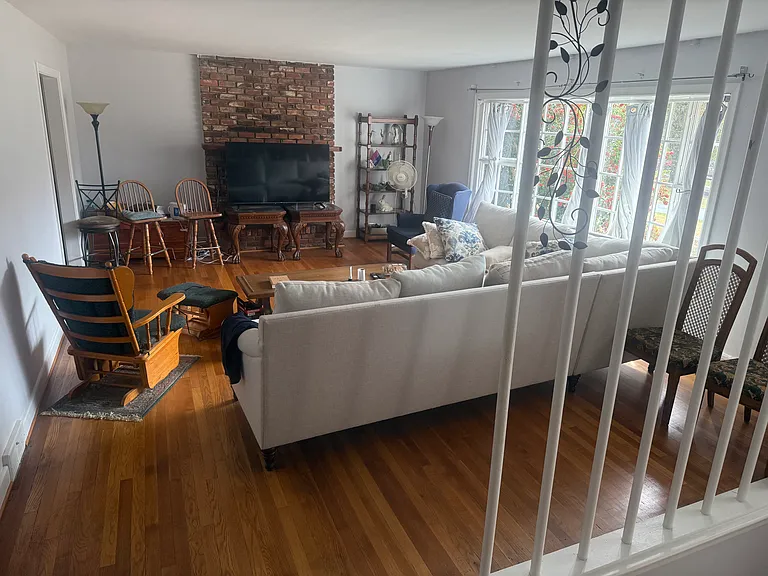 210 Wicklow Rd — Photo 5