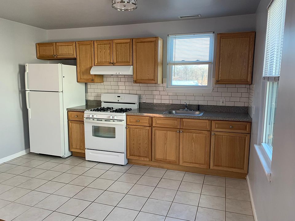 1st image of 993 N Broadway Floor 2