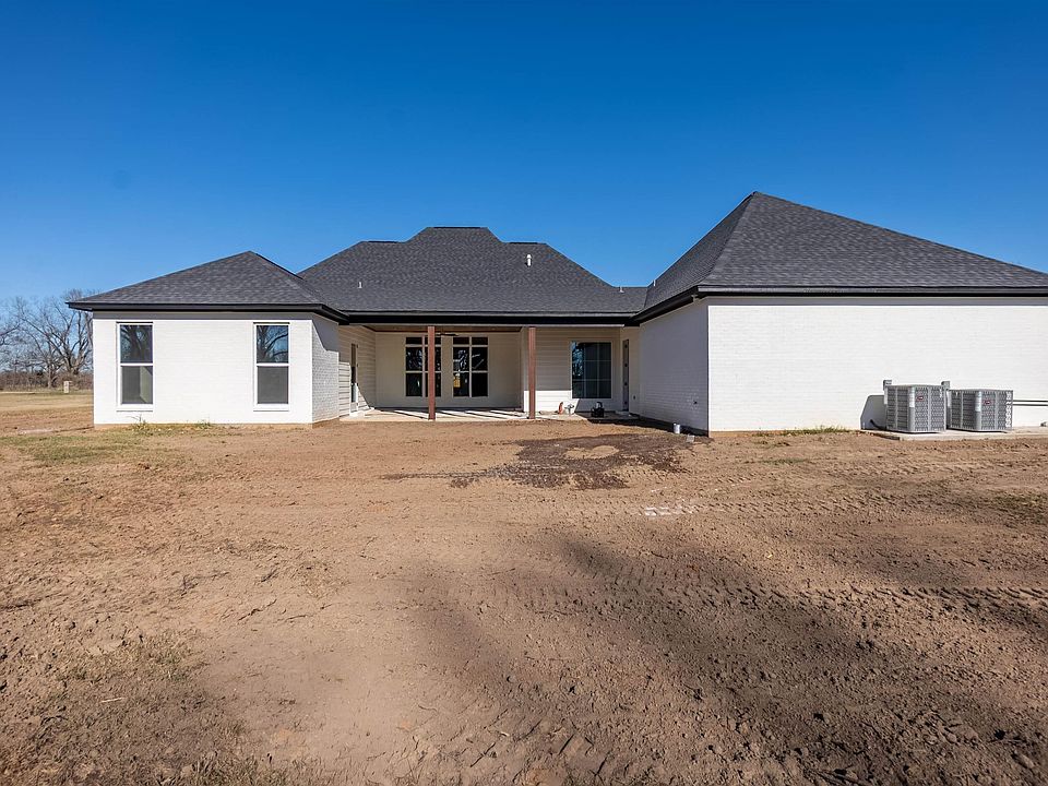 2nd image of 105 Desirable Ln