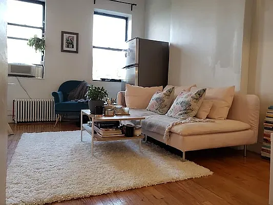 Rented by Signature Property Realty | media 25