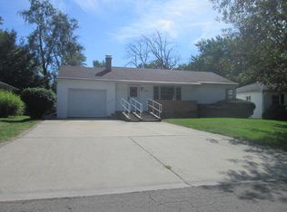 1716 Coronado Dr, Champaign, IL