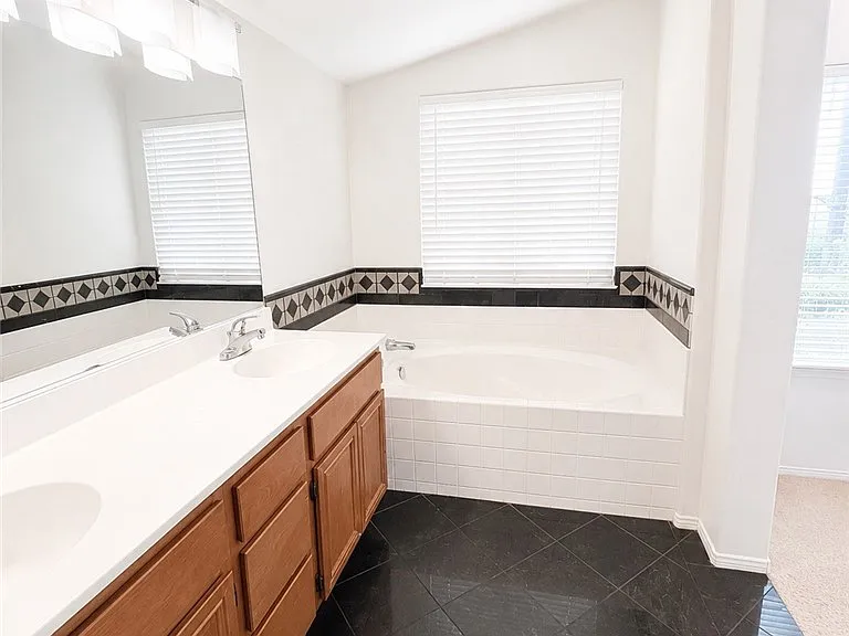 1695 Larkspur Ln — Photo 10