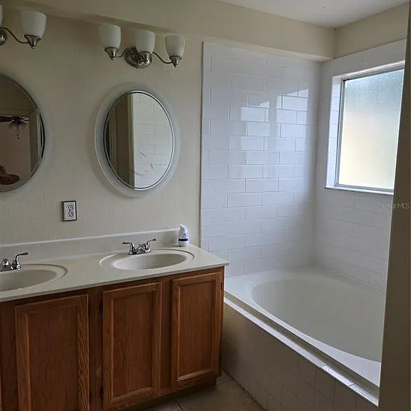 728 Burlwood St — Photo 13