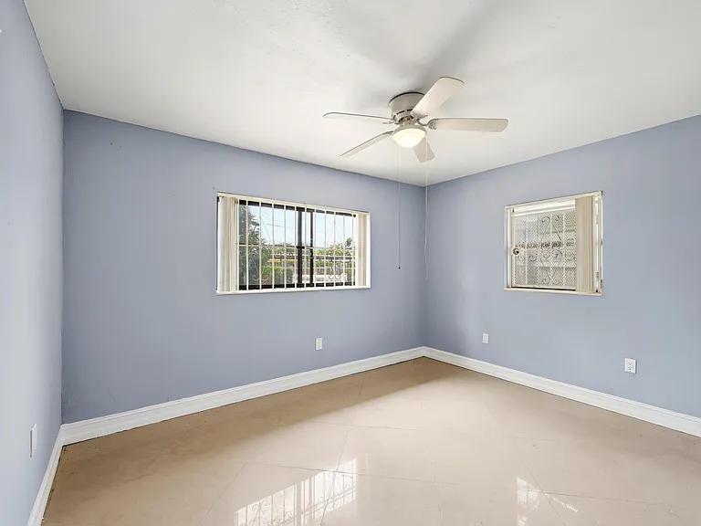 740 E Evanston Cir — Photo 24