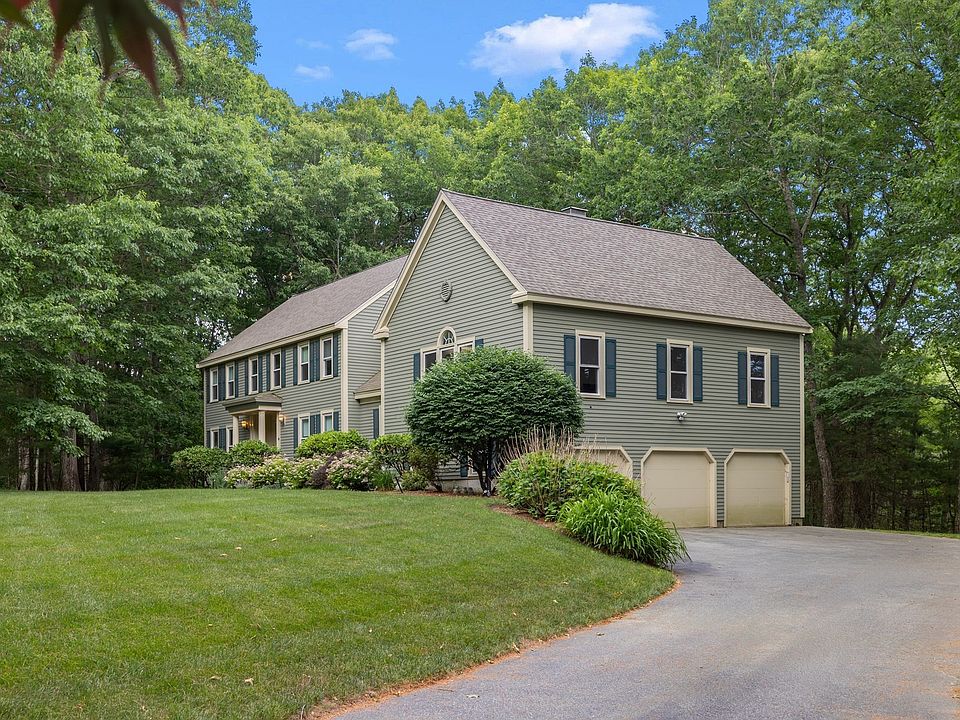 1st image of 10 Fieldstone Way