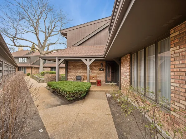 1925 Mission Hills Ln, Northbrook, IL 60062