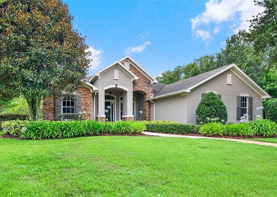 1st image of 260 GLEN ABBEY LANE