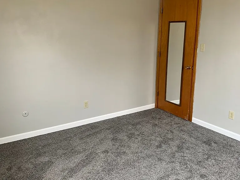 118 E Phillip Ave — Photo 1