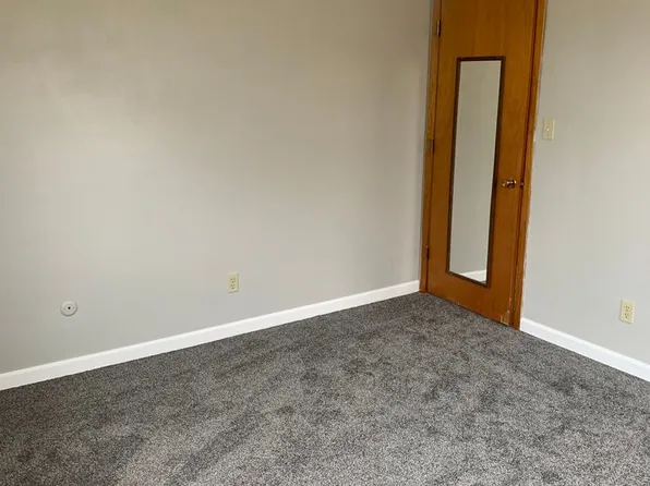 eld-SR (Sunrise Apartments), 118 E Phillip Ave #14, Norfolk, NE 68701