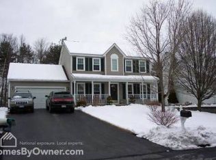 33 Runnel Dr, Schenectady, NY 12304