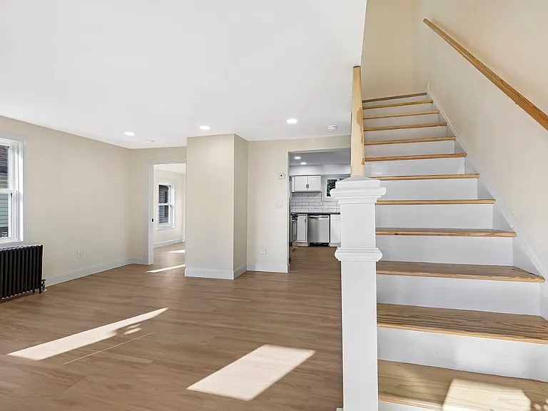5 Grant Ave — Photo 1
