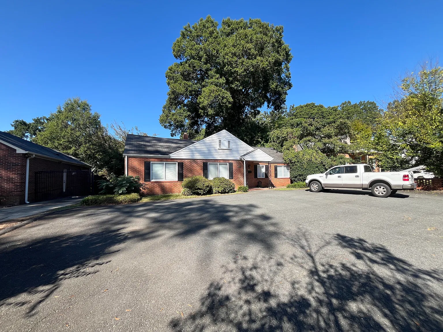 2 bed, 784 sqft, $2,000 — Photo 1