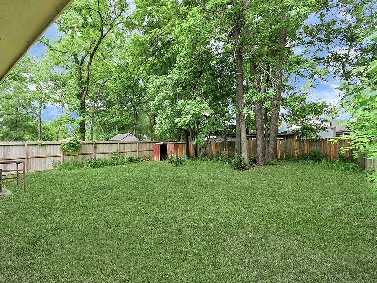 8106 Claiborne St — Photo 34