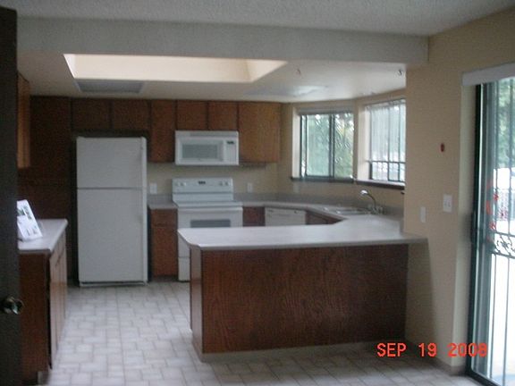 3rd image of 8818 Yakima Ave