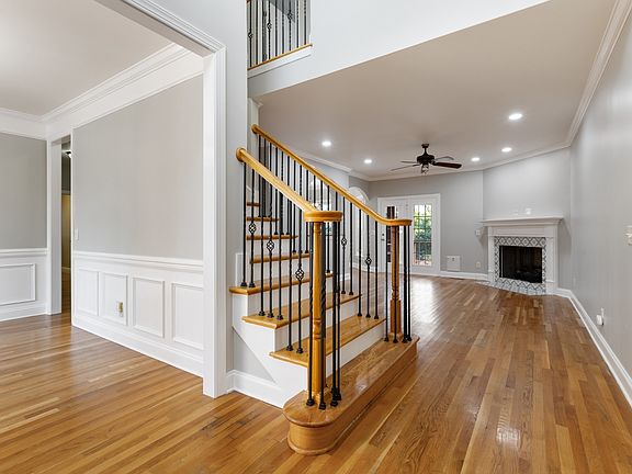 2nd image of 620 Regent Park Dr