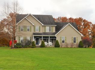 7575 Meadowood Dr, Canfield, OH 44406