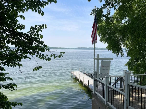 W2632 Oakwood Beach Road, Green Lake, WI 54941