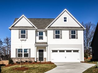 5071 Stonehill Ln, Matthews, NC 28104