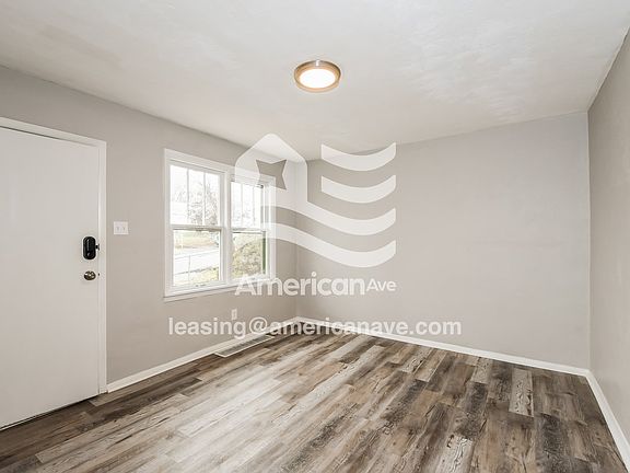 775721_004_wm_-_living_room_13472410.jpg