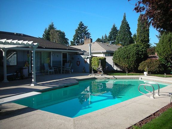 5th image of 18922 33rd Ave S