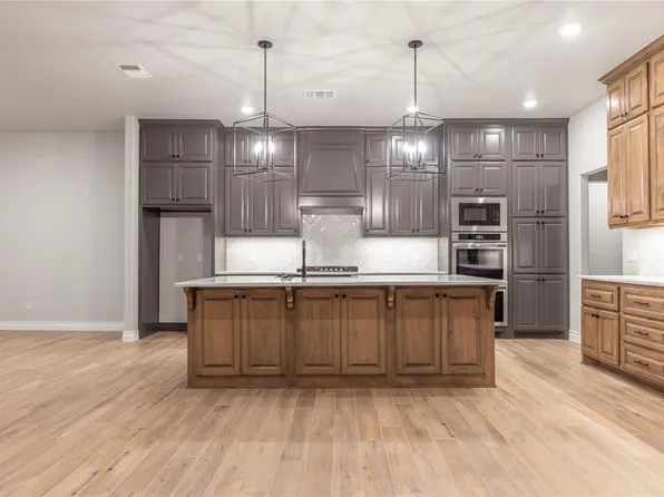 17100 Ivory Petal Ln, Edmond, OK 73012