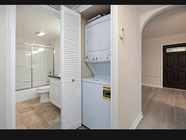 2752 B St #111 — Photo 3