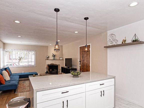 5th image of 2125 Santa Clara Ave Unit B