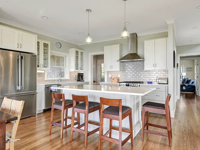 7 Peconic Ave — Photo 5