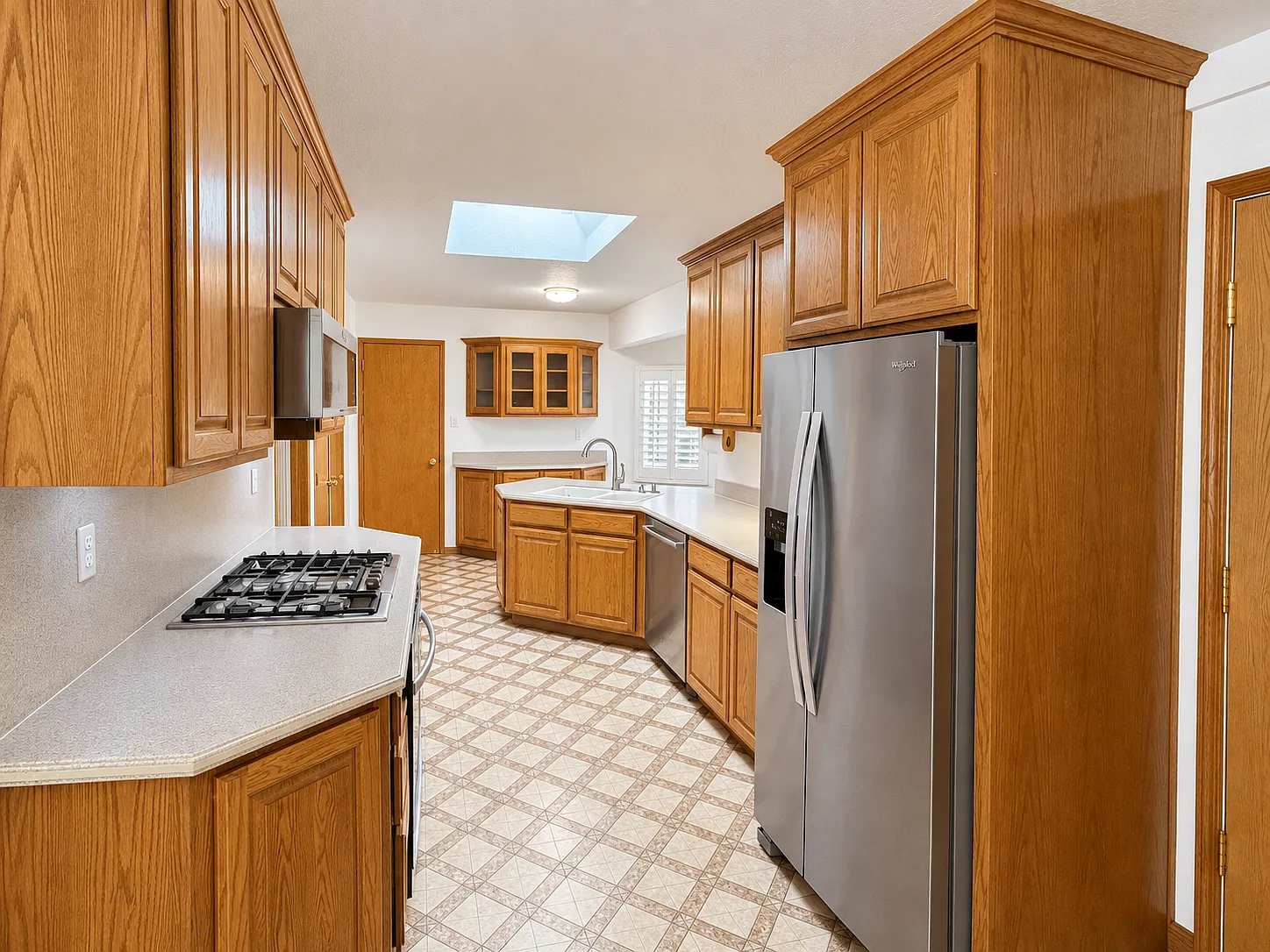 4 bed, 2024 sqft, $5,000 — Photo 2