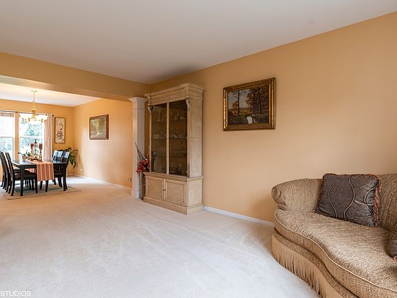 3rd image of 24665 Woodstock Dr