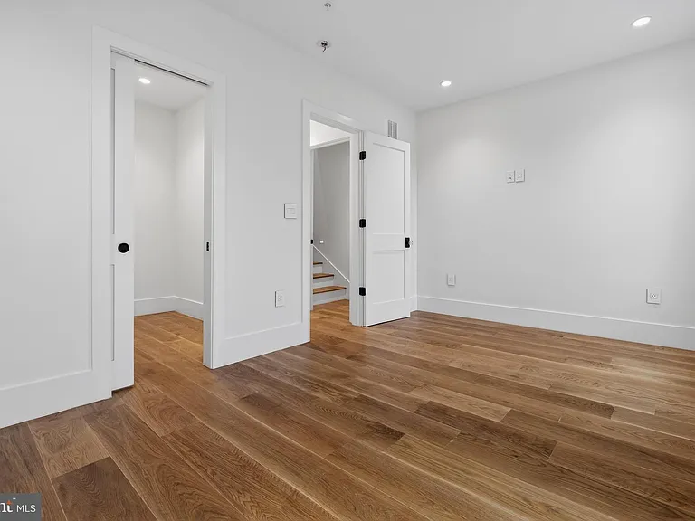 629 S Carolina Ave SE — Photo 28