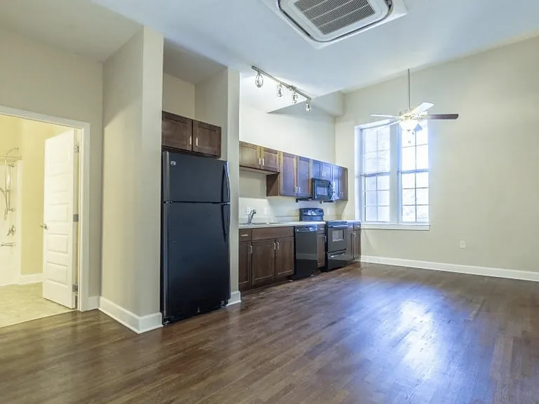 2829 Peabody Ave — Photo 2
