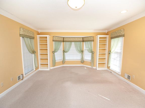 5th image of 1200 Shoresbrook Rd