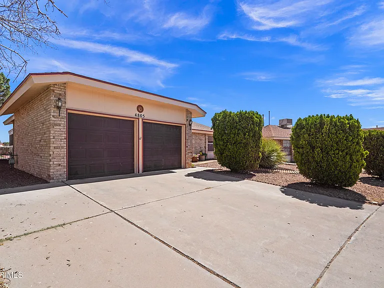 4805 Maureen Cir — Photo 3