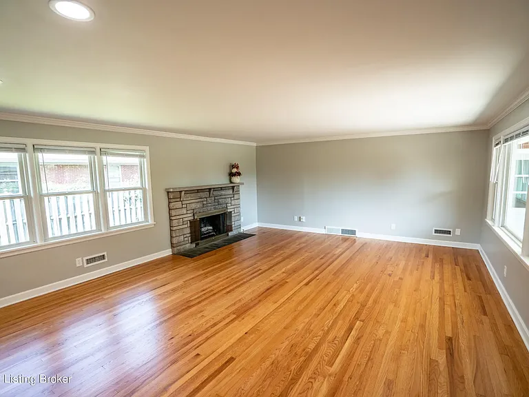 9008 Haviland Ave — Photo 9