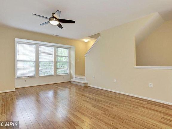 2nd image of 23138 Blackthorn Sq
