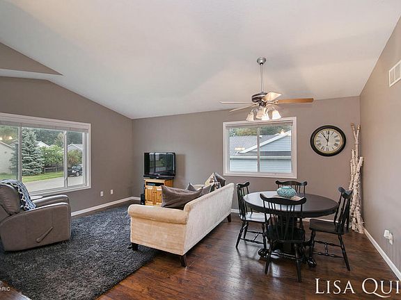 3rd image of 3300 Hazelnut Dr NW