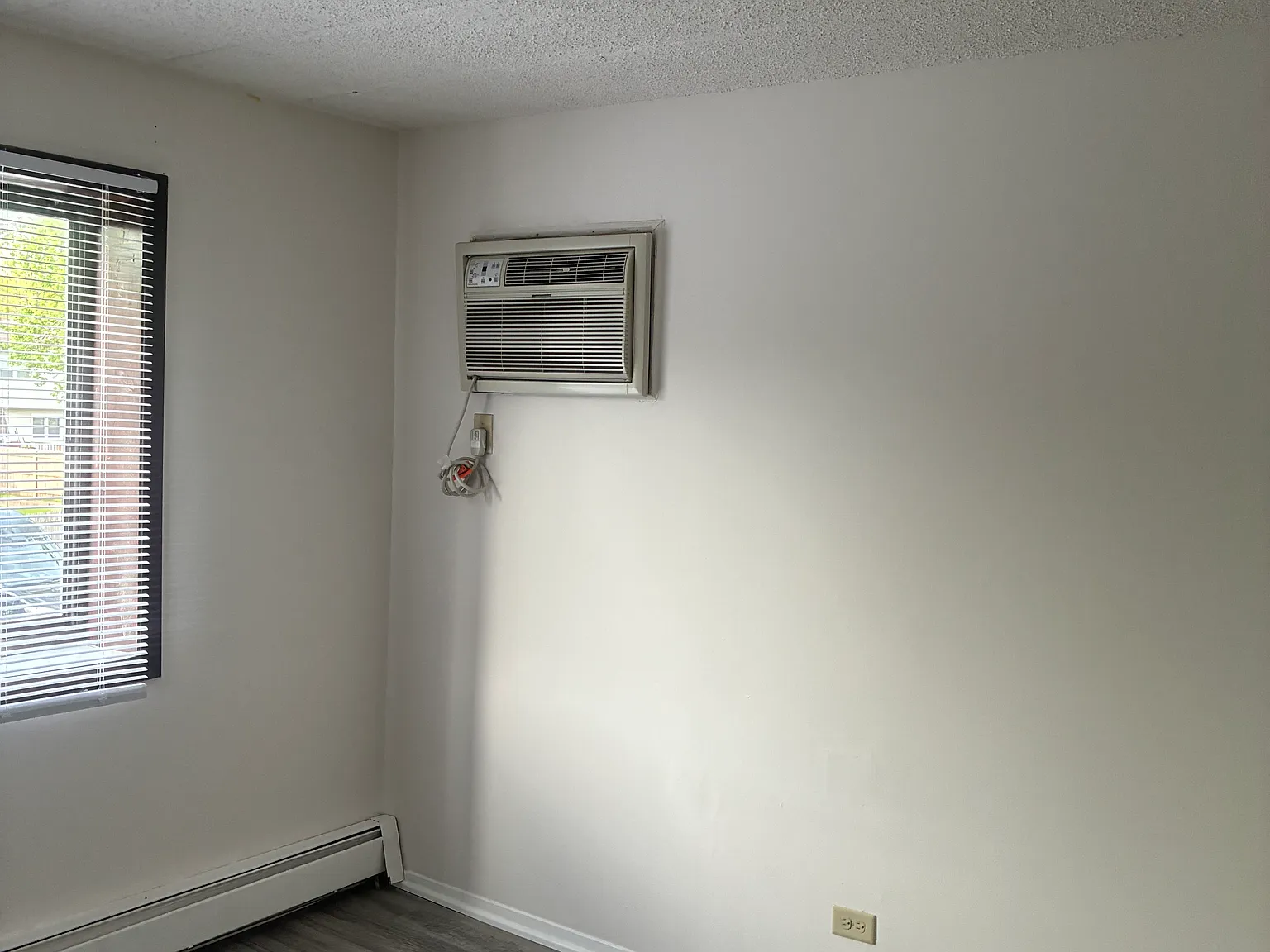 2 bed, 950 sqft, $1,650 — Photo 2