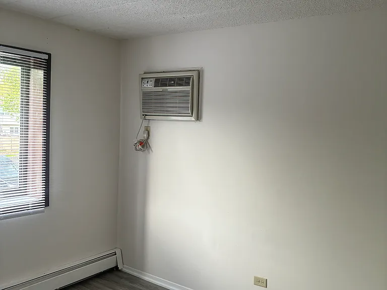 1300 Crab Apple Ct #201 — Photo 2
