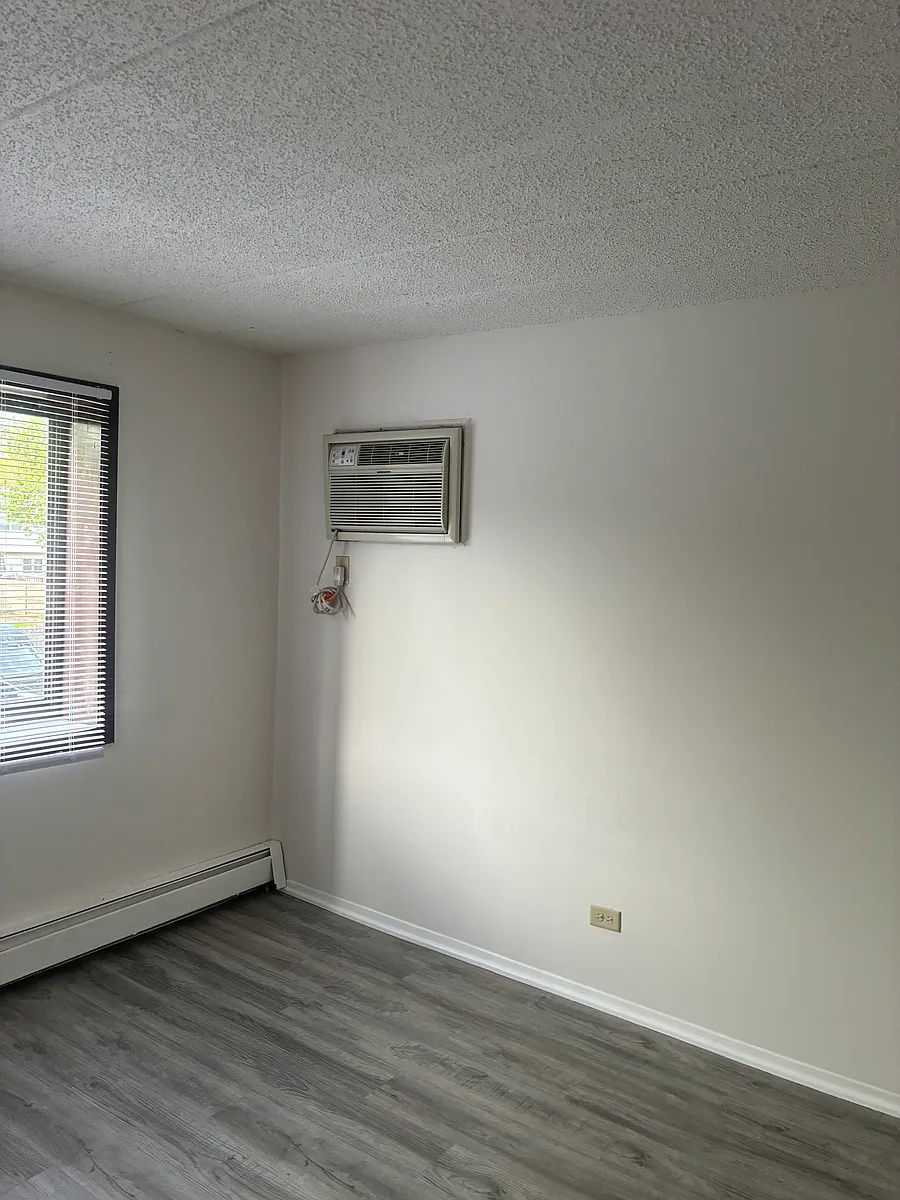 Building Photo - 1300 Crab Apple Ct #201