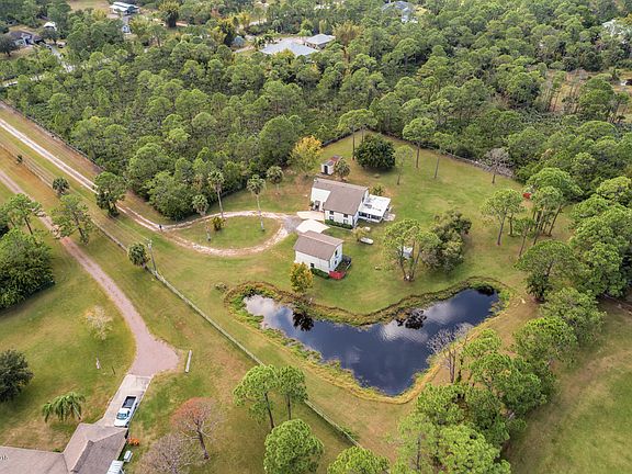3rd image of 2250 Cypress Lake Dr