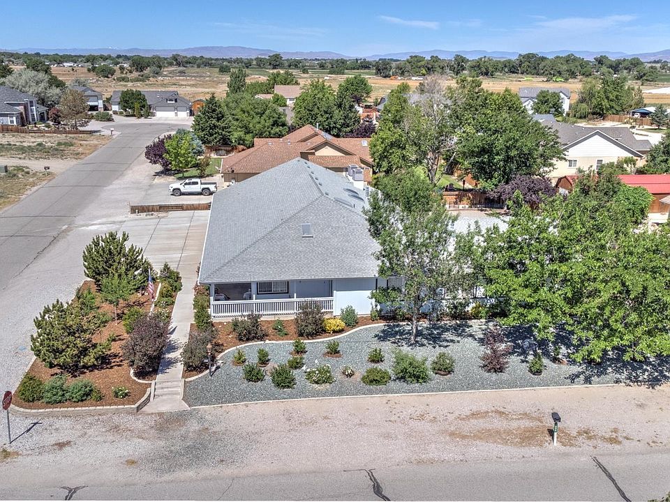 2nd image of 1360 Julie Ln
