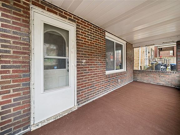3rd image of 617 Danbury St