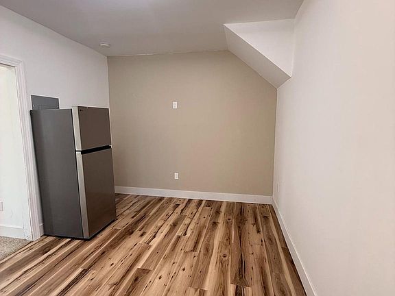 5th image of 6653 Blakemore St
