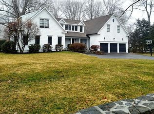 45 Huckleberry Ln, Darien, CT 06820