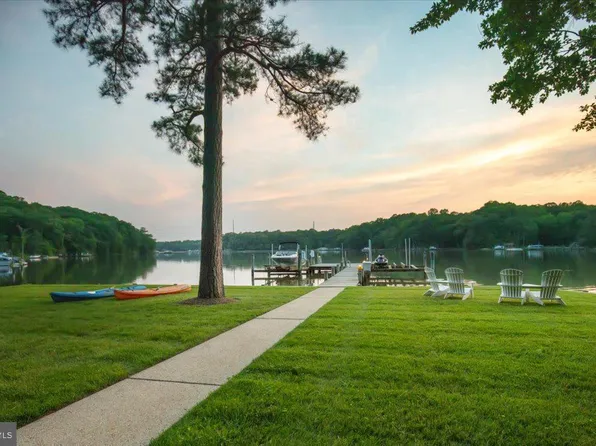 7335 Perry Ln, Lusby, MD 20657