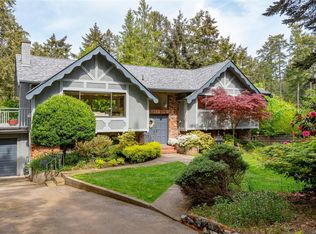 9502 Glenelg Ave, North Saanich, BC V8L 5H2