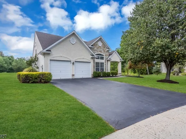 21 Buckingham Dr, Hopewell Twp., NJ 08534